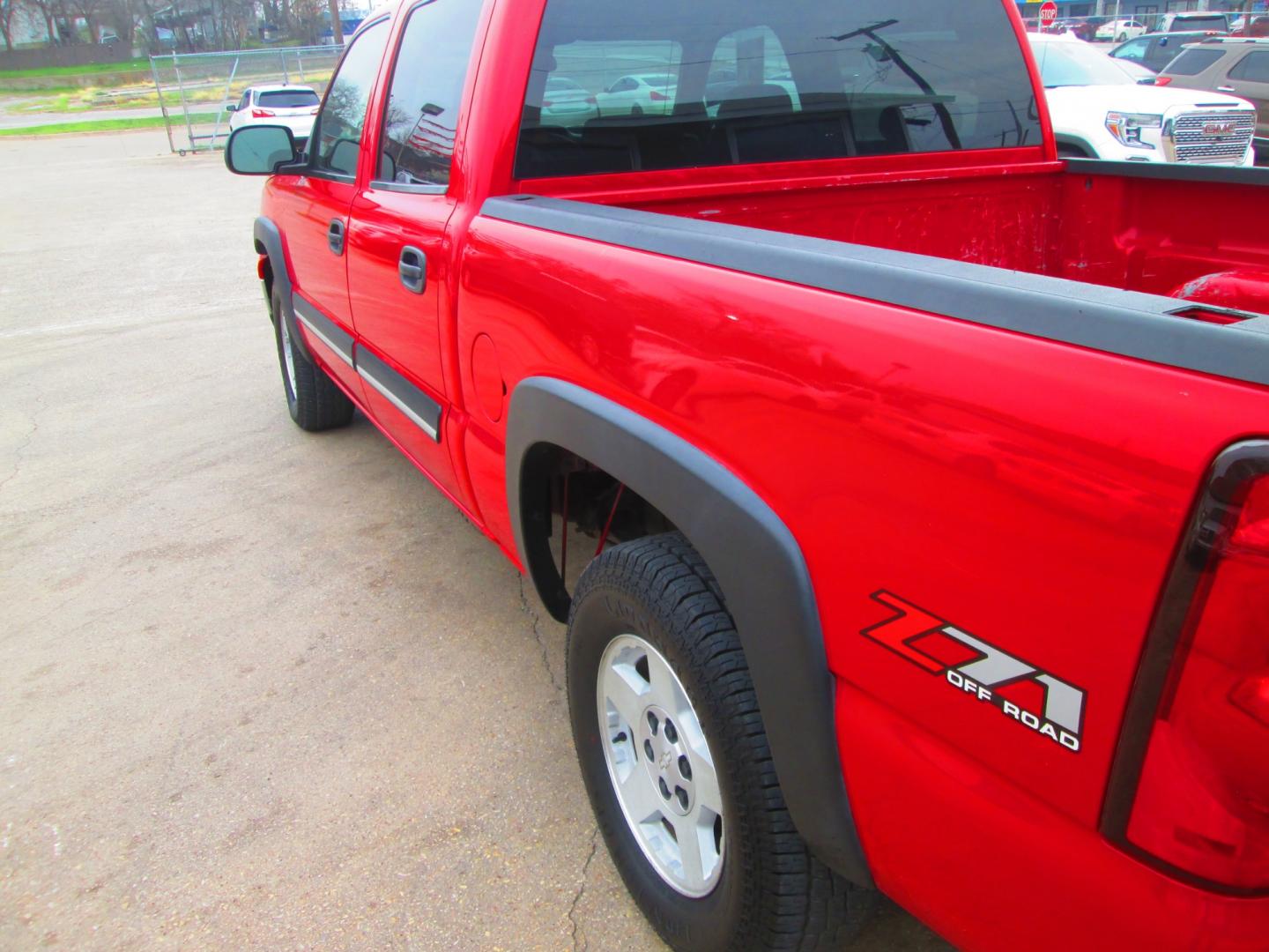 2007 RED Chevrolet Silverado 1500 (2GCEK13Z771) , located at 1815 NE 28th St., Fort Worth, TX, 76106, (817) 625-6251, 32.795582, -97.333069 - Photo#6